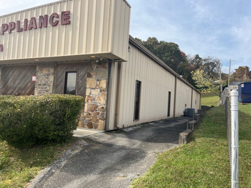SOLD: 4,000 sf Commercial Building in North Knoxville
