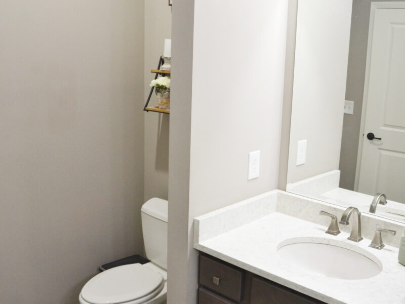 SOLD: Gorgeous Condo in Farragut – Move-In Ready