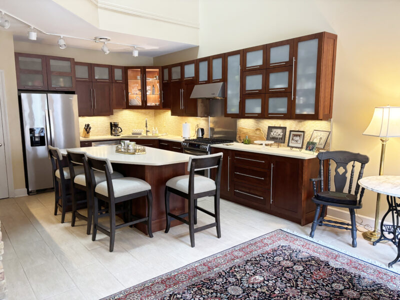 CLOSED: Stunning PUD Townhome in Prime Location Near West Town Mall & Rocky Hill