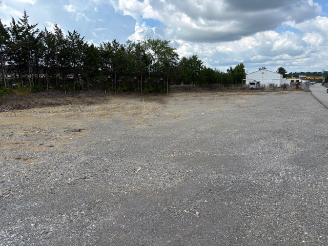 FOR LEASE: 1.3 Acre Gravel Lot in West Knoxville
