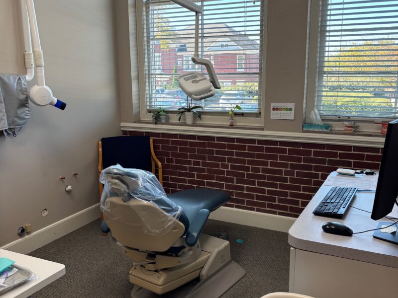 Nice Dental Office in West Knoxville – Partially Equipped with Dental Equipment