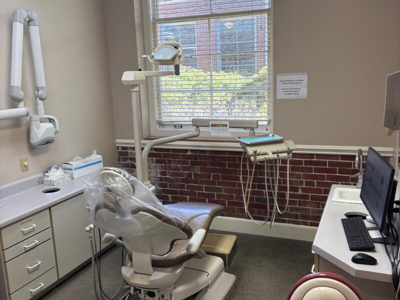 Nice Dental Office in West Knoxville – Partially Equipped with Dental Equipment