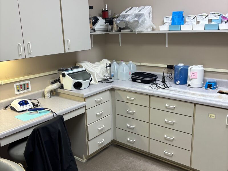 Nice Dental Office in West Knoxville – Partially Equipped with Dental Equipment