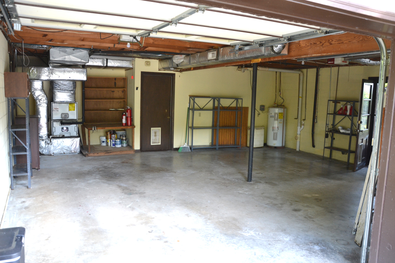 LEASED: 2,337 sf Home in Clinton
