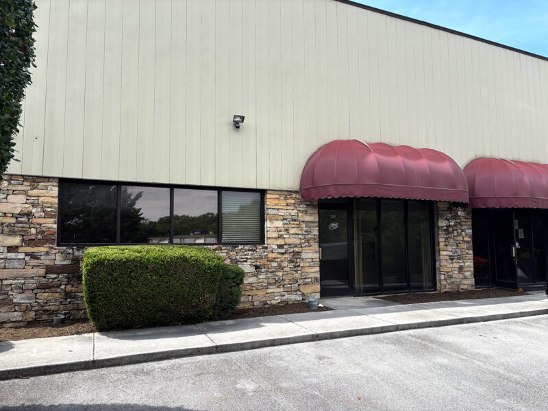 5,000 sf Warehouse / Office Off I-40 at Cherry Street