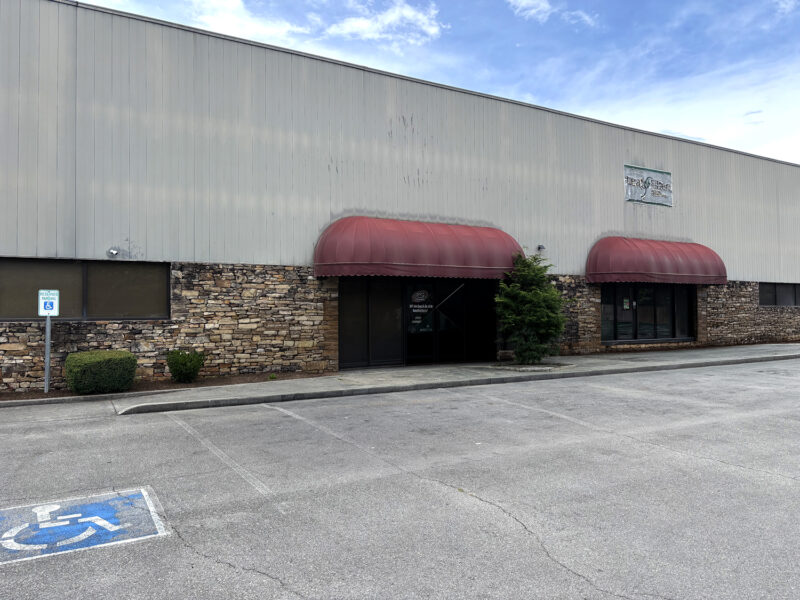 10,000 sf Warehouse / Office Off I-40 at Cherry Street