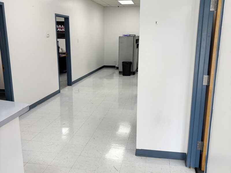 5,000 sf Warehouse / Office Off I-40 at Cherry Street