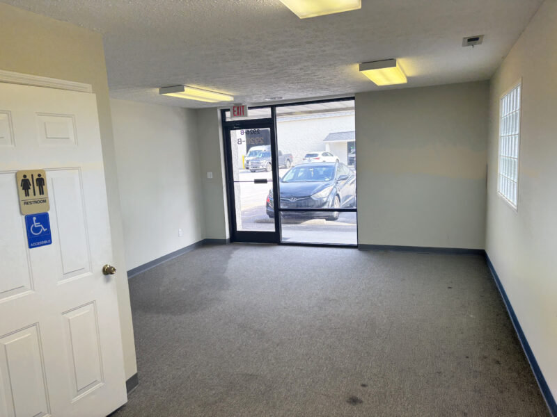 FOR LEASE: 2,280 sf Warehouse / Office in Karns