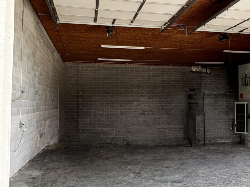 FOR LEASE: 2,280 sf Warehouse / Office in Karns